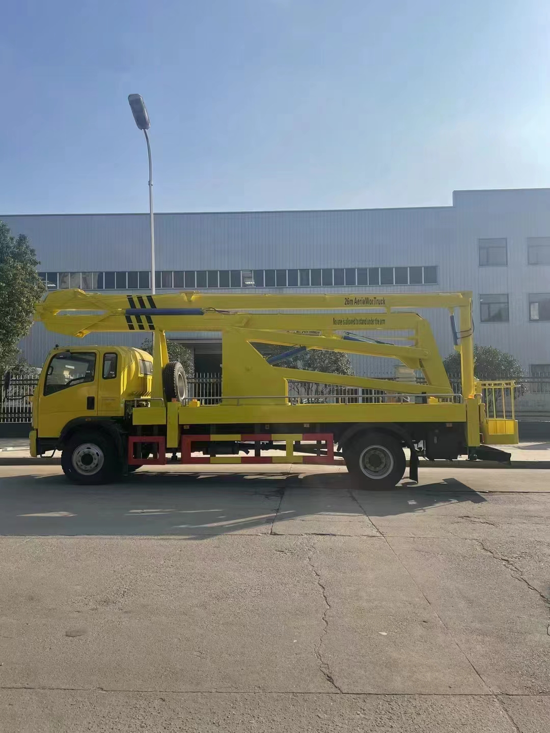 HOWO 27m Aerial Lift Truck Beam Lifter Truck