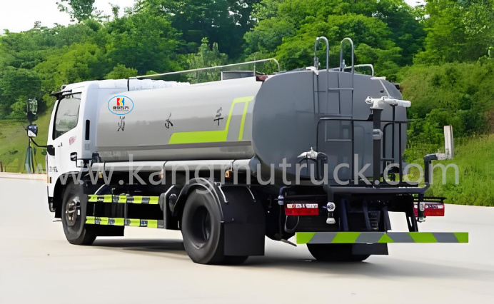 Dongfeng Dolika 9 CBM 156HP รถบรรทุกสปริงเกอร์