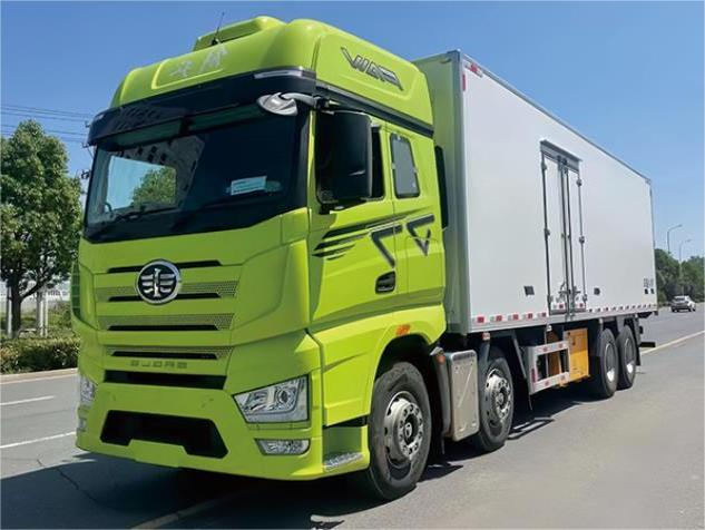 کامیون یخچال دار FAW J7 560Horsepower 9.6M