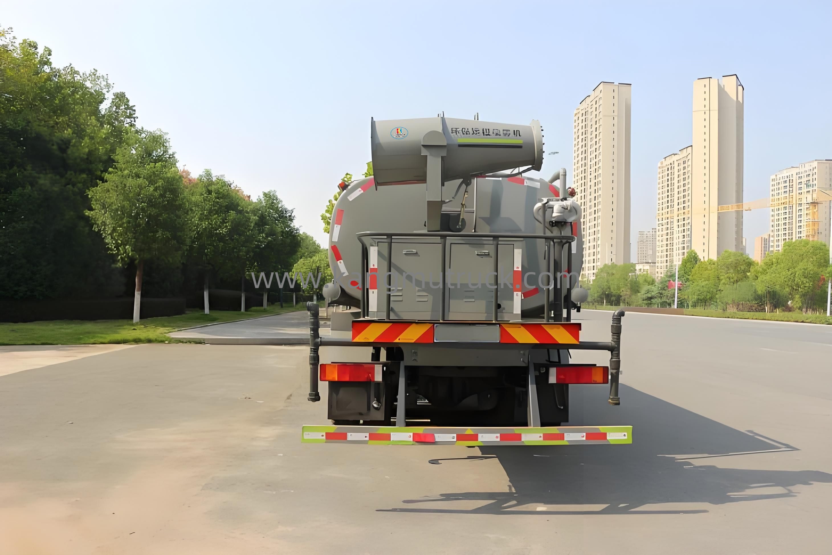 Camion de suppression de poussi&egrave;re Dongfeng KL Cummins 290HP 23CBM