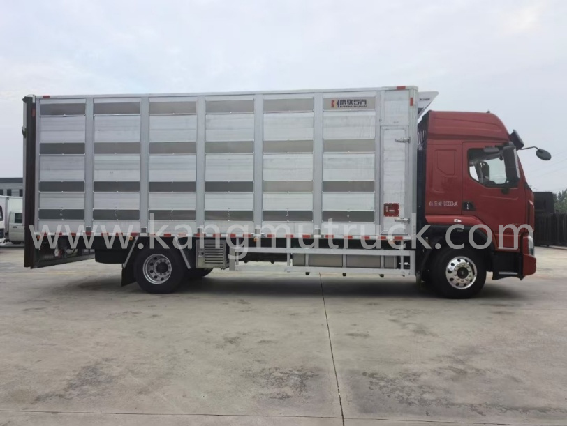 Dongfeng Chenglong 4X2 Al&uuml;minyum Hayvancılık ve K&uuml;mes Hayvanları Taşıma Kamyonu