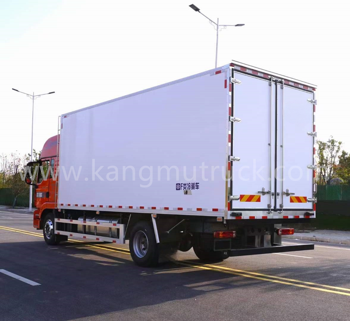 Камион хладњача Синотрук 290ХП