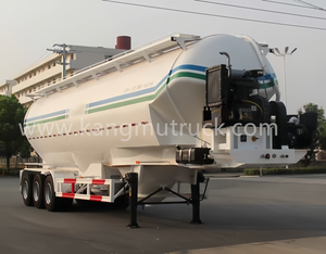 Semirimorchio per trasporto di mangimi sfusi Hubei Kangmu (scarico pneumatico)