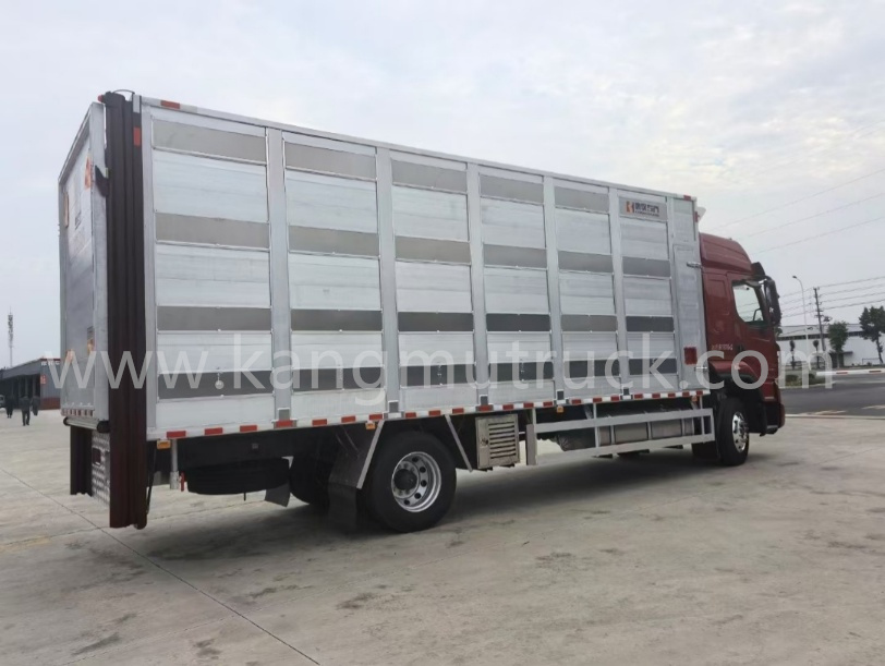 Dongfeng Chenglong 4X2 Aluminiowa ciężar&oacute;wka do transportu bydła i drobiu