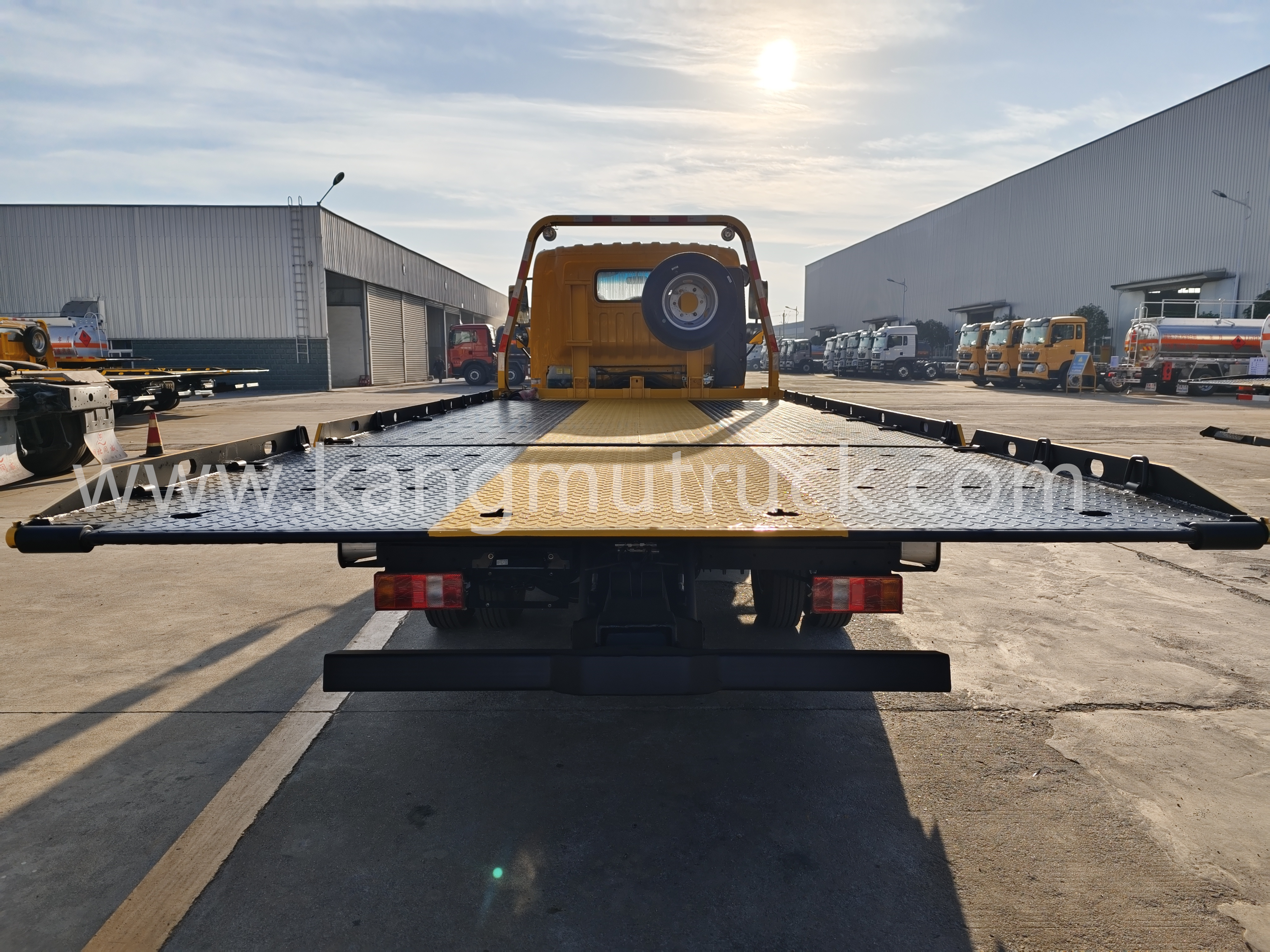 HOWO 140HP Camion de remorcare cu platformă glisantă cu platformă