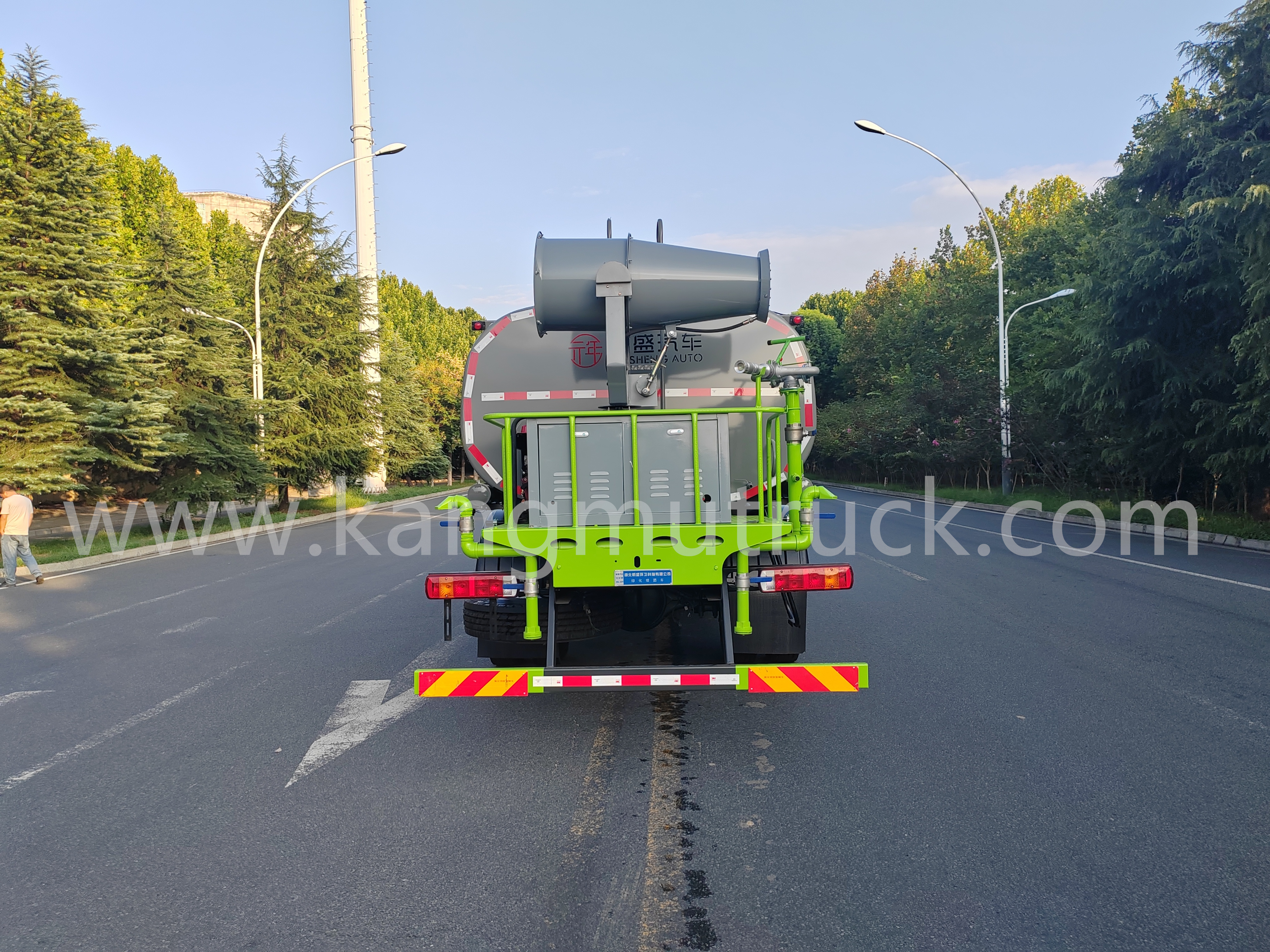 Foton Ouman Planet kamion s prskalicama od 15 cbm
