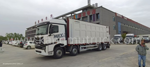 CAMION PER IL TRASPORTO DI BESTIAME SINOTRUK 8X4